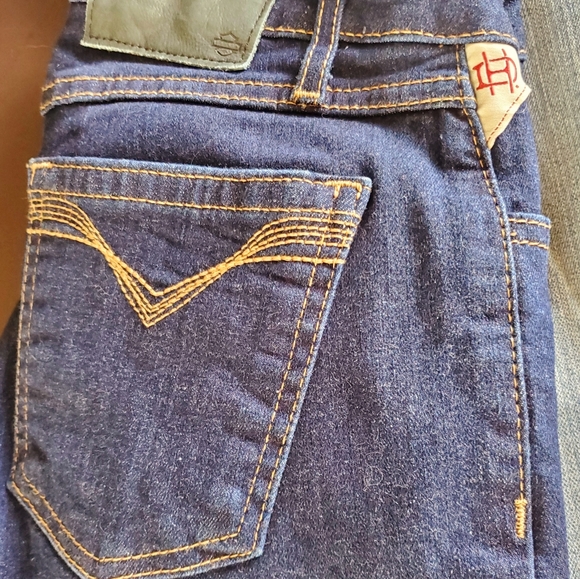 Ladies Jeans - Picture 2 of 5